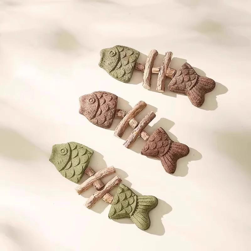 Catnip Balls Funny Fish Bone Cat Toys Lickable Snack Catnip Silvervine Kitten Chewing Cleaning Teeth Toy For Cats Pet Supplies