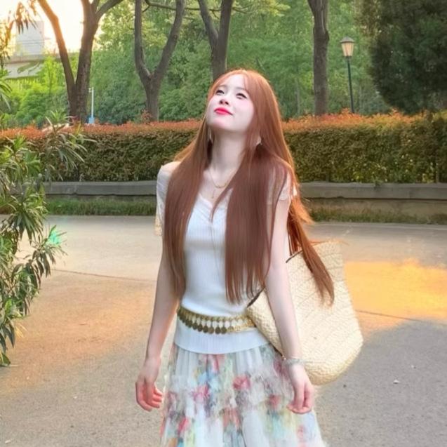 

Women s New Style Summer Set: Cropped Waist-Cinched T-Shirt & Heavily Embellished Floral Layered Midi Skirt S (recommended 80-100 jin)