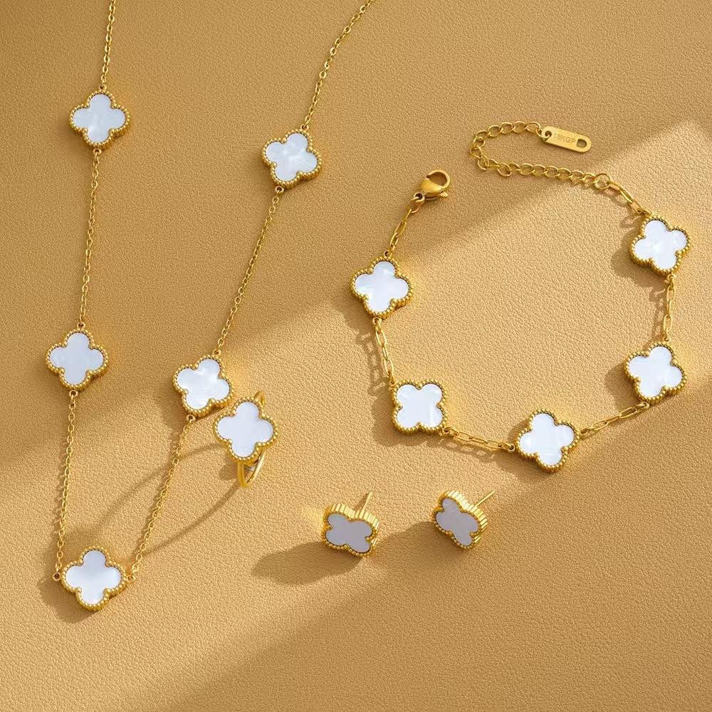 4 SZTUKI Zestaw Koniczynka Kwiat Naszyjnik ze stali nierdzewnej Platerowany piecowo 18-karatowym złotem