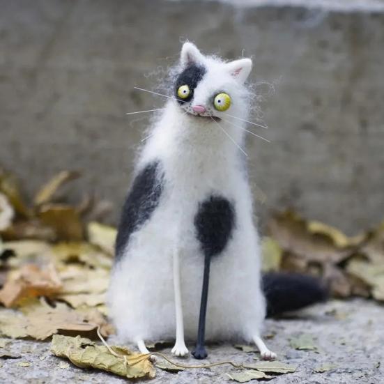 Handmade Wool Felt Doll Panicked Big-Eyed Weirdo Plush Toy Quirky Googly Eyes Figurines Unique Character Soft Collectible Gift for Whimsy Lovers