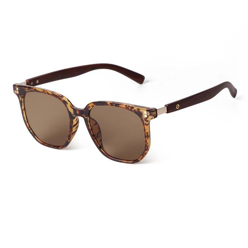 

Trend Flat Top Square Sunglasses Women Brand Style Designer Shades Unique Imitation Wood Led Square Frame Men Sun Eyeglasses Female UV400 as picture
