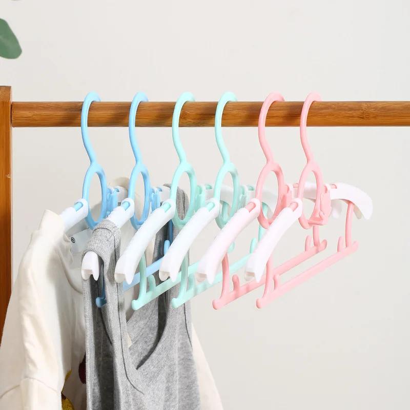 New Multifunctional Baby Clothes Hanger Cute Cartoon Design Expandable No Trace Drying Rack Household Appliques Polyester Materi