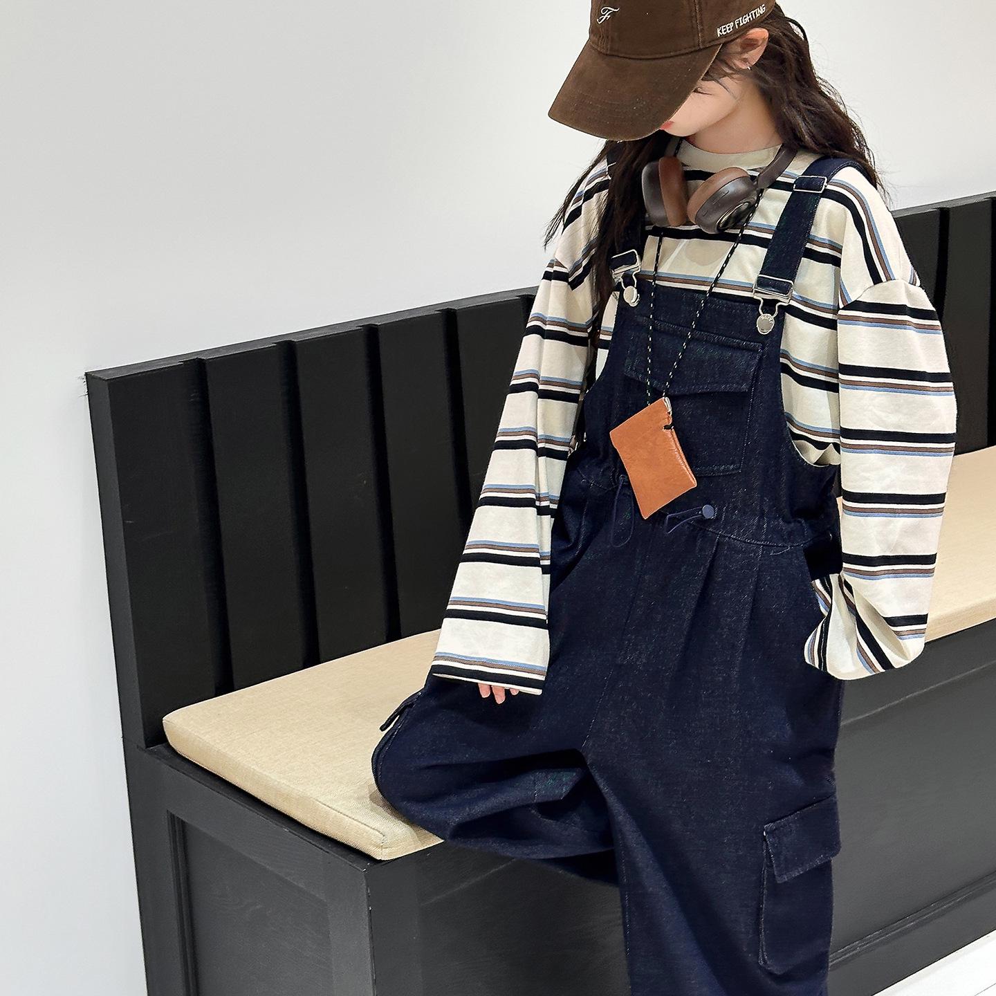 

Набір смугастої футболки та джинсового комбінезону для дівчинки - Мода в корейському стилі для весни та осені 160cm