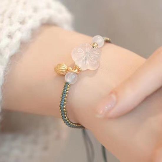 Natural White Agate Plum Blossom Bracelet, Niche Design Adjustable Hand Rope Gift Lychee Frozen Flower Retro Wind Peach
