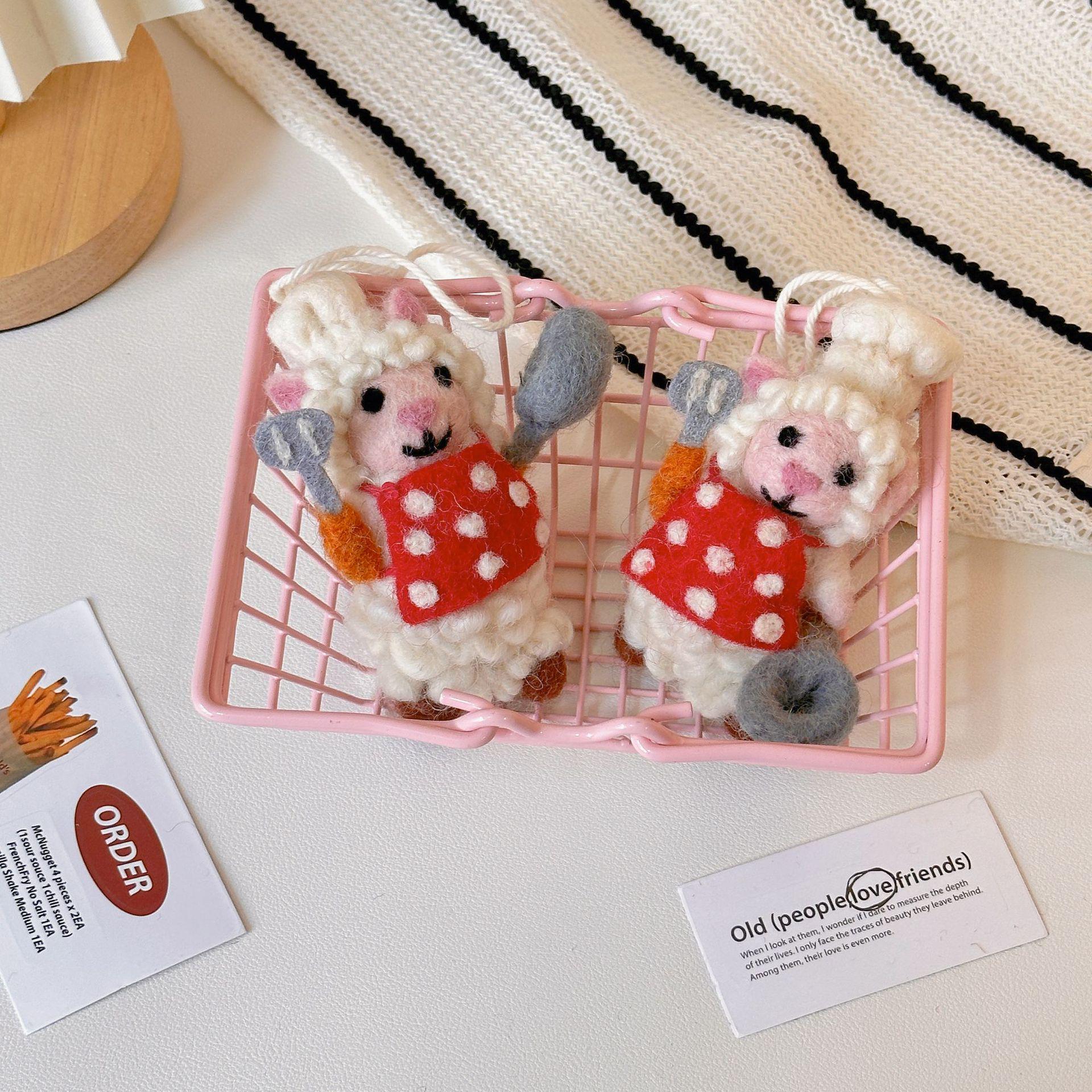 

Cute Baa Baa Wool Felt Pendant Keychain - Trendy Women s Backpack Ornament