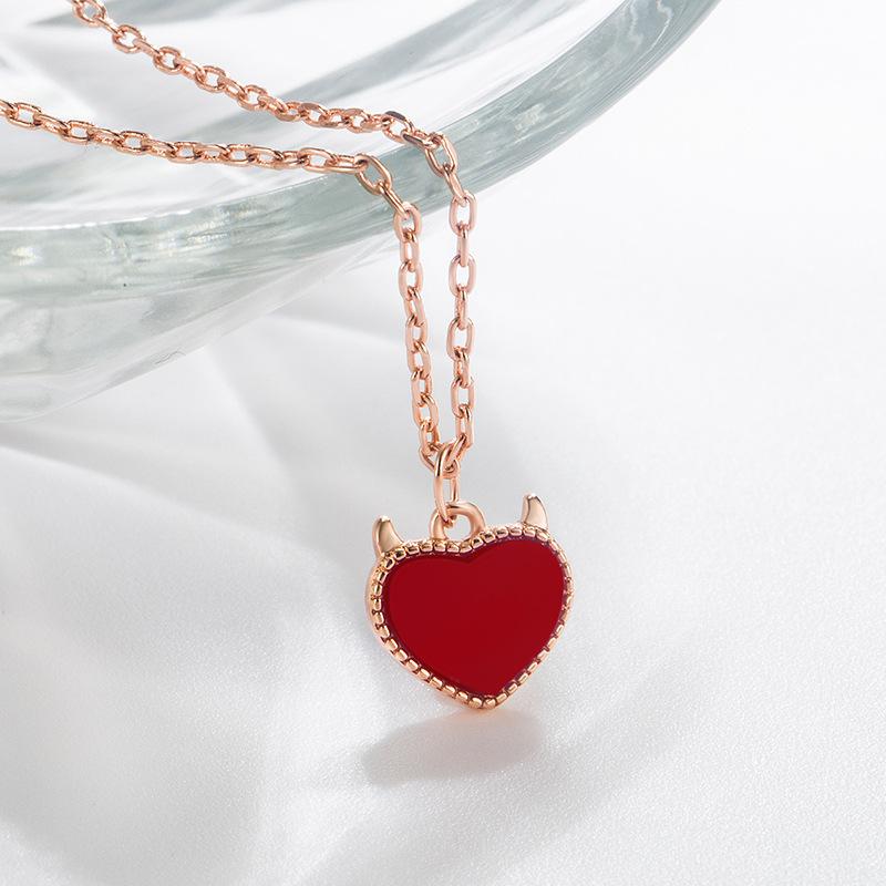 

Heart Shaped Four Leaf Clover Pendant Necklace 925 Copper Zircon Zircon Women Love Clavicle Chain Gifts Openable Choker Zircon