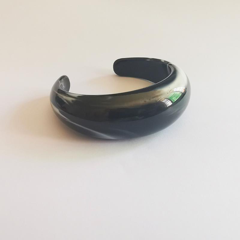 Fashion Exaggerated Opening Acrylic Bracelets for Women Simple Blended Jelly Colored Curved Cuff Bangle Female Jewelry