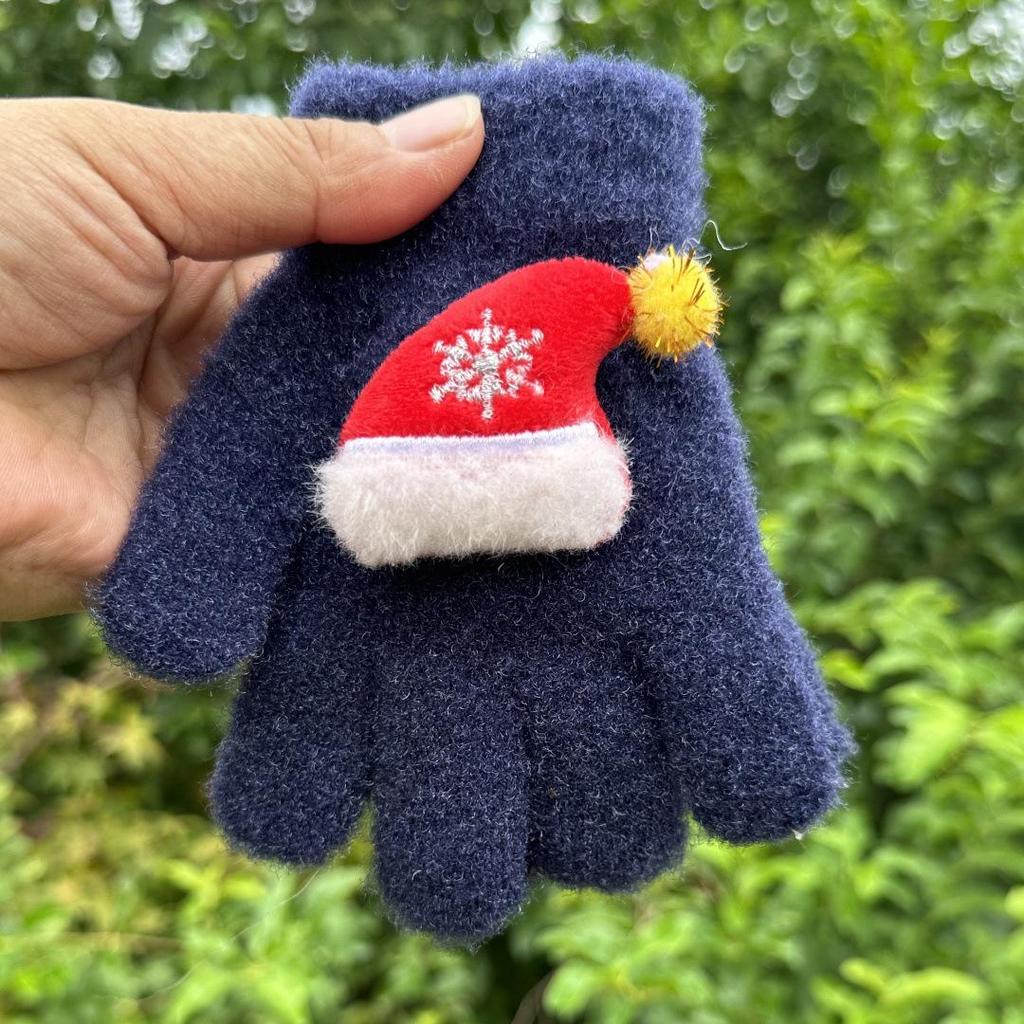 Kids' 3D Cartoon Santa Gloves: Windproof Full-Finger Warmth