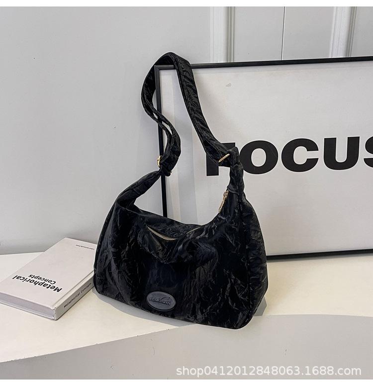 

Модная популярная сумка-тоут женская 2025 новая большая вместительная повседневная сумка-мессенджер популярная сумка-шоппер на плечо в этом году