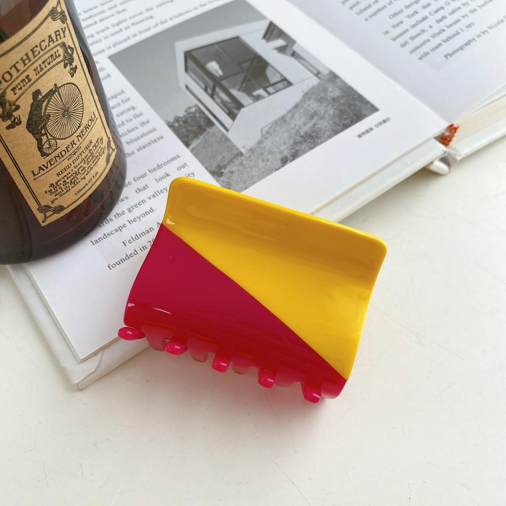 

Unique Doweisi Two-tone Acetate Hair Claw Clip With Contemporary Geometric Design RedYellow