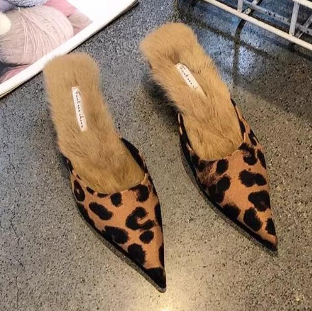 New Women Fur Slippers Pointed Toe Women Mules Slipper Ladies Elegant Dress Sandal Square Low Heel Slip on Slides Shoes