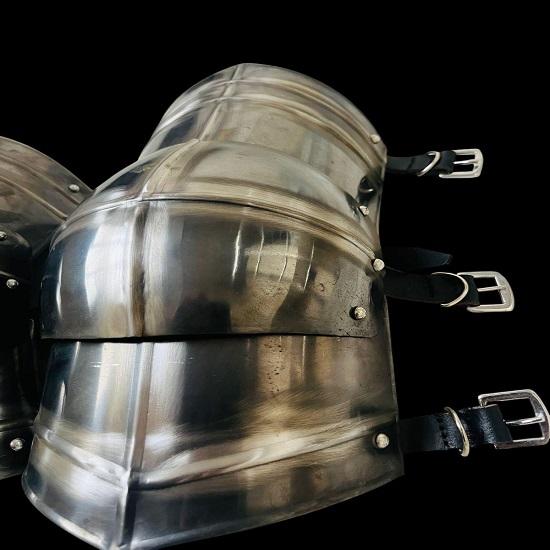 Mittelalterliche Stahlbeinrüstung Handgefertigte Ritter-Cosplay-Beinschienen