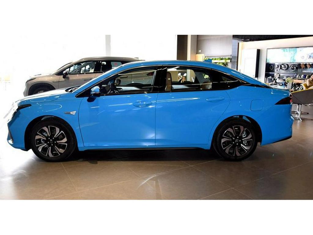 Compatible with New Energy Vehicles: AION Wheels, 17-18 Inch Aion Yplus, Aion VS Alloy Rims, and Spare Tires.