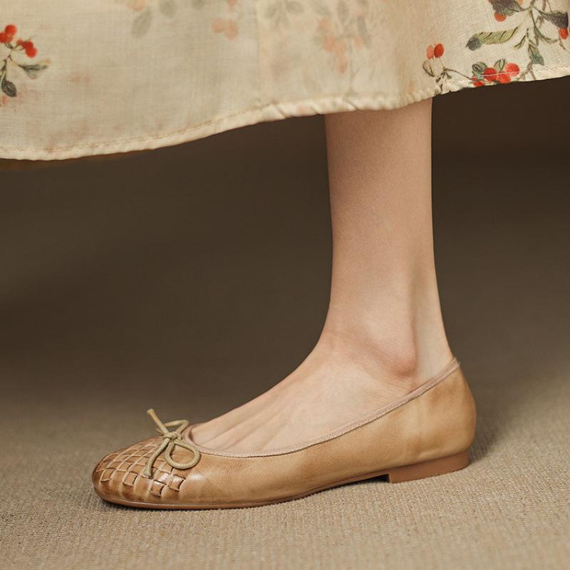 New women's casual single shoes solid color light mouth flat bottom lazy shoes women's four seasons women's shoes beef tendon soft sole leather la