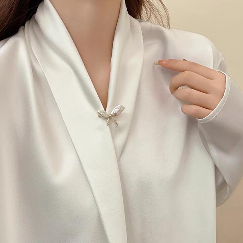 Elegant Irregular Pearl Bow  Brooches Pins For Women Stylish Minimalist Silk Scarf Buckle Clothing Jewelry Accessories