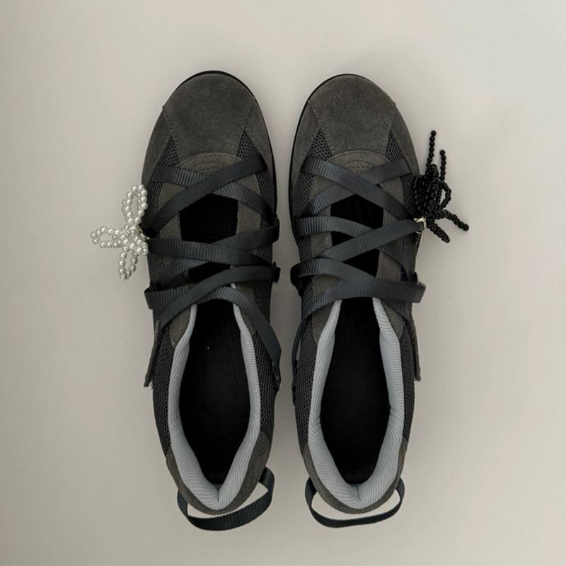 Verze z hovězí kůže~ kulatá špička, výklenkový design, barevně sladěné německé tréninkové boty pro ženy 2025 nové baleríny s lehkým nártem a křížovým páskem
