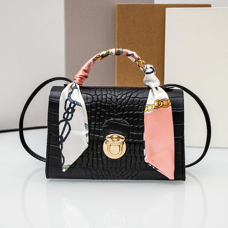Fresh and sweet oblique span bag summer bag women's bag flower material small square bag