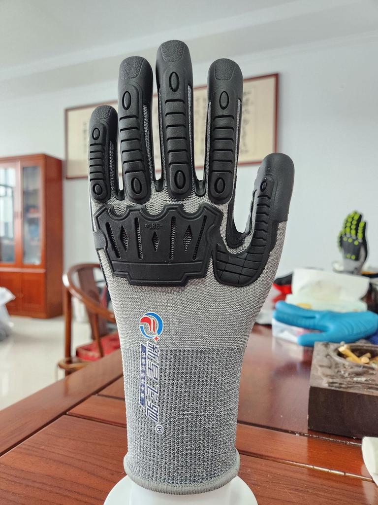 Shock-proof, Non-slip and Wear-resistant Petroleum Mechanical Gloves TPR Anti-impact and Shock-proof TPE Injection Gloves
