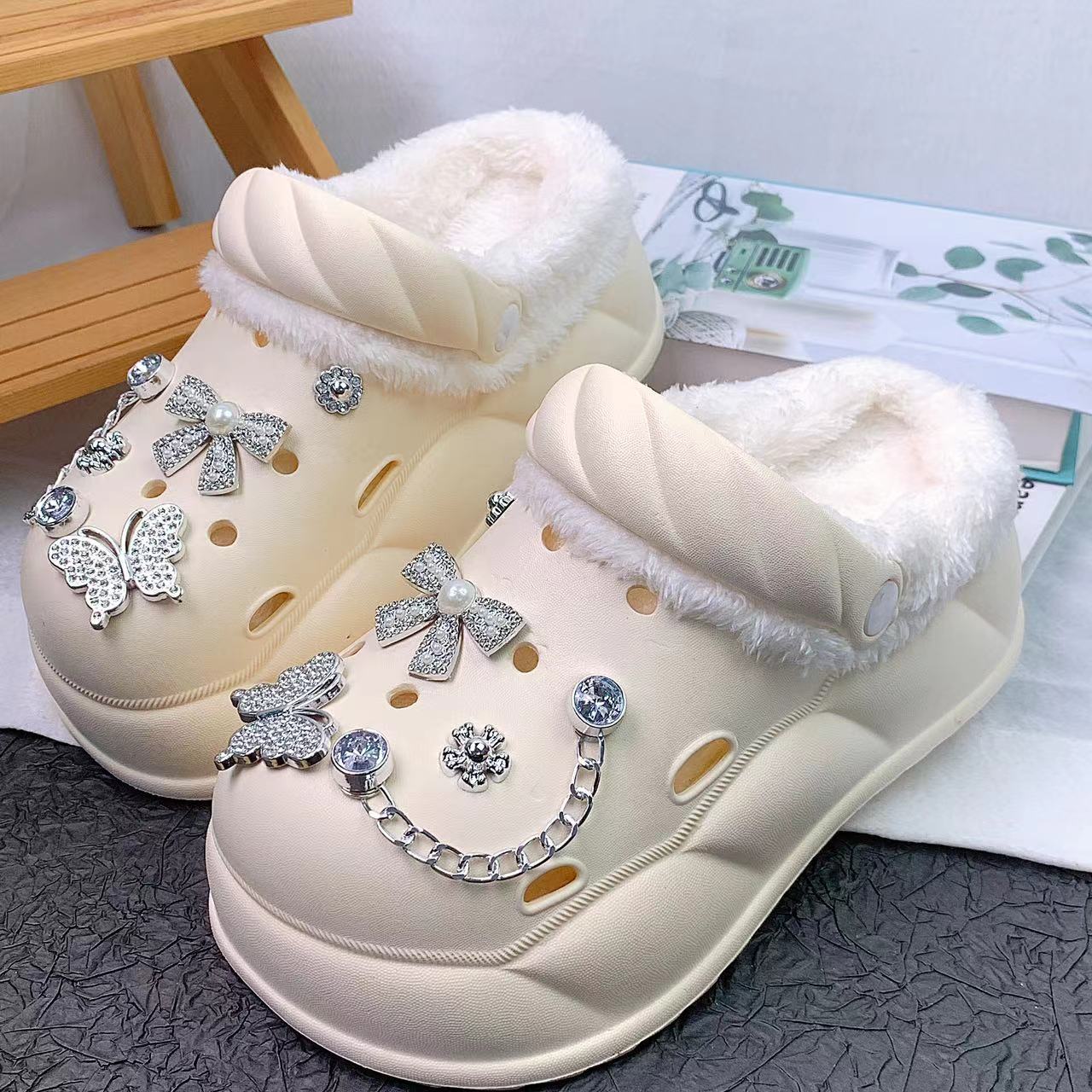 

Новые хлопковые туфли с толстой подошвой и отверстиями, женский серебристый бант, костюм, зимняя мода, маффин, удобные туфли с отверстиями 40/41