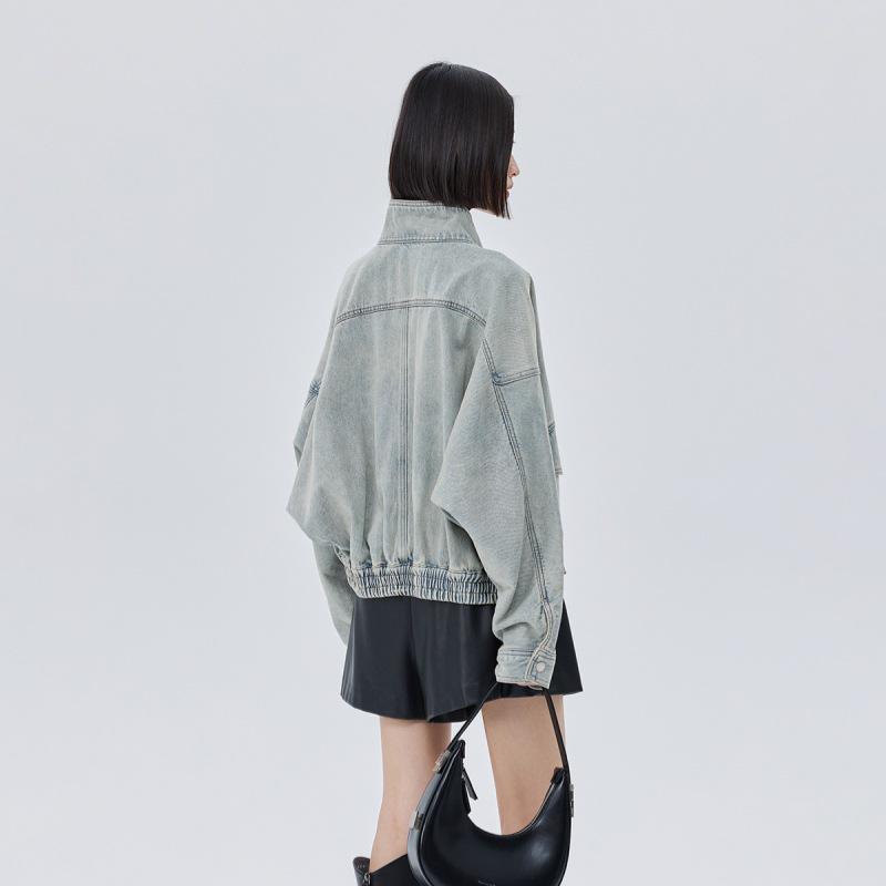 Retro Hong Kong Style Stand Collar Lapel Denim Jacket for Petite, New Early Spring Trend, Loose Fit, Distressed, and Slimming.