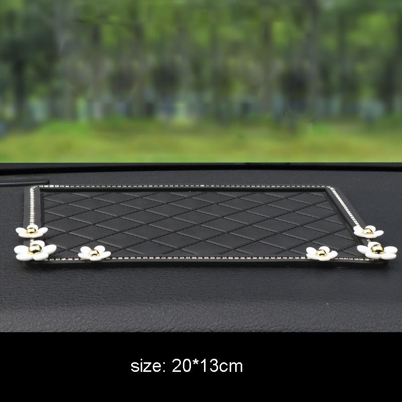 New Daisy Flower Crystal Car Silicone Anti-Slip Mat Non Slip Pad Mobile Phone Sunglasses Holder Sticky Car Interior Decortion
