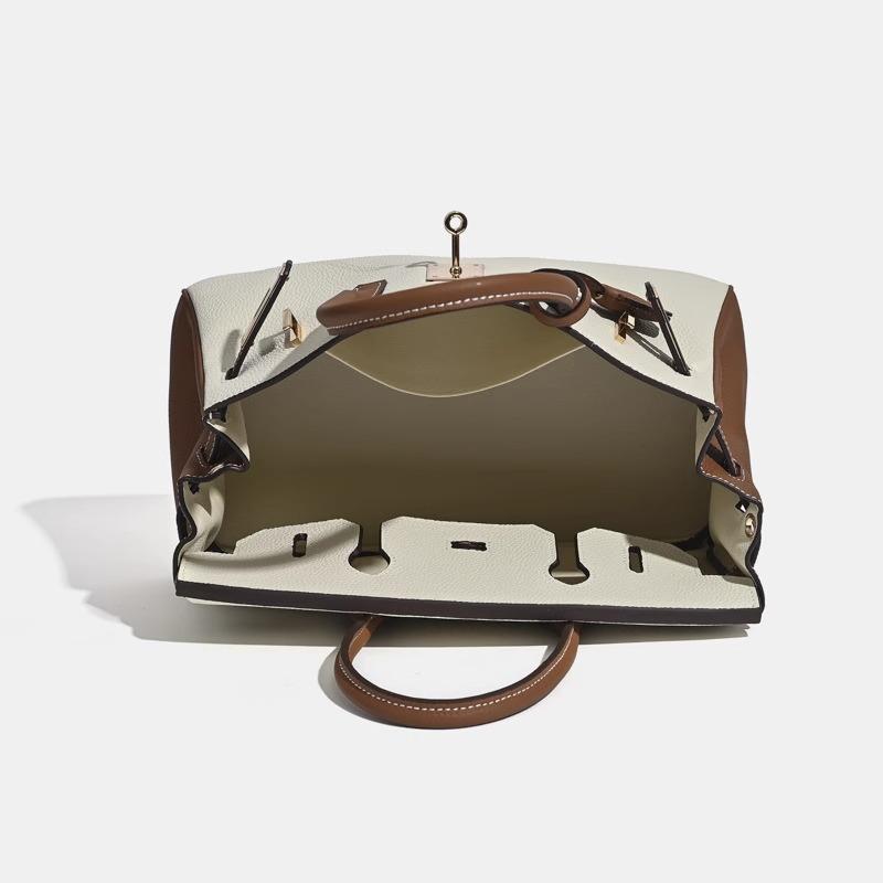 Diese horizontale mehrfarbige Platintasche ist modisch und vielseitig für den Arbeitsweg sowie eine Damen-Umhängetasche.