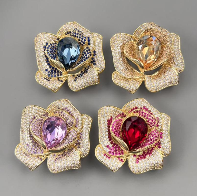Fashion Exquisite Rhinestone Crystal Flower Brooch for Women Clothing Coat Jewelry Accessries Gifts