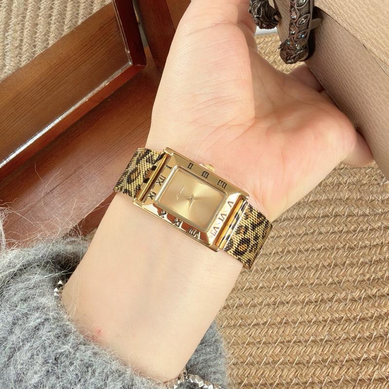Golden Leopard Print Design Sense Atmospheric Trend Personality Fashionable Women'S Watch