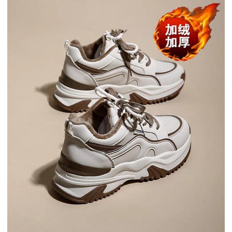 Neue Sport- und Freizeitschuhe für Frühling und Herbst, im Ins-Trend, mit dicker Sohle und leichte Dad-Studenten-Modelle mit weicher Sohle