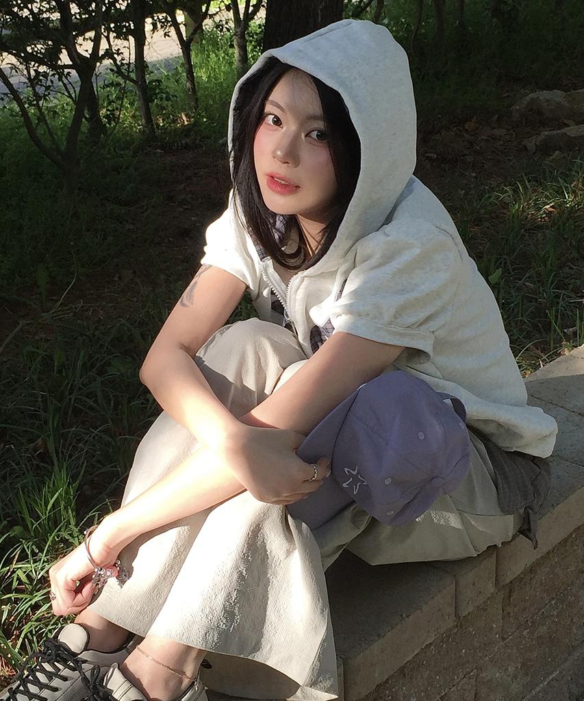 Some Place Angel Hoodie Check Contrast Detail Pocket Drawstring Puff Short Sleeve Zip-Up Hoodie [Baekmerange]