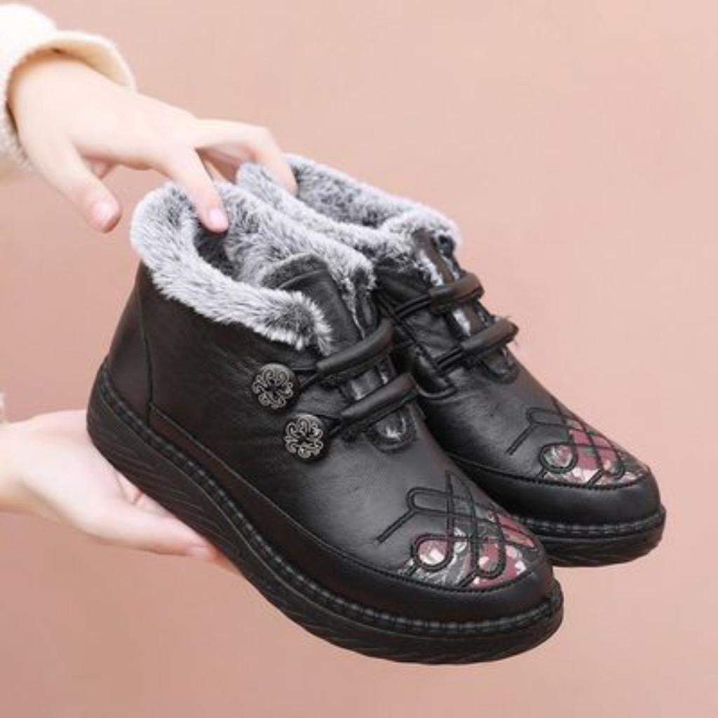 Mother cotton shoes women's winter velvet old Beijing cotton shoes grandma shoes non-slip soft sole thickened warm snow boots for the elderly
