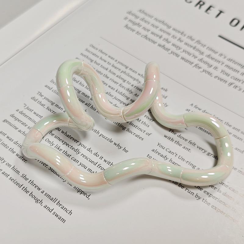 Stressverlichtend Speelgoed Galvanisch Behandeld Twist Regenboog Melkwit Speelgoed voor Focus Angst Verslaving Stoppen, Metalen Vinger Fidget Speelgoed gray