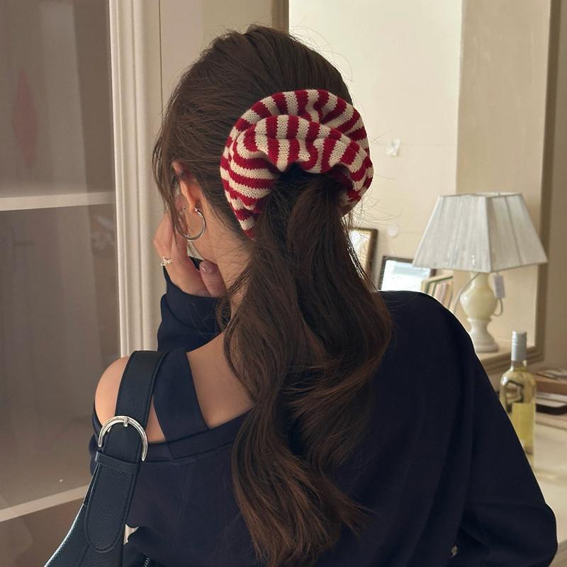 Autumn and winter atmosphere! Warm wool knitted striped large intestine hair tie for women, lazy style, large hair rope hair accessory
