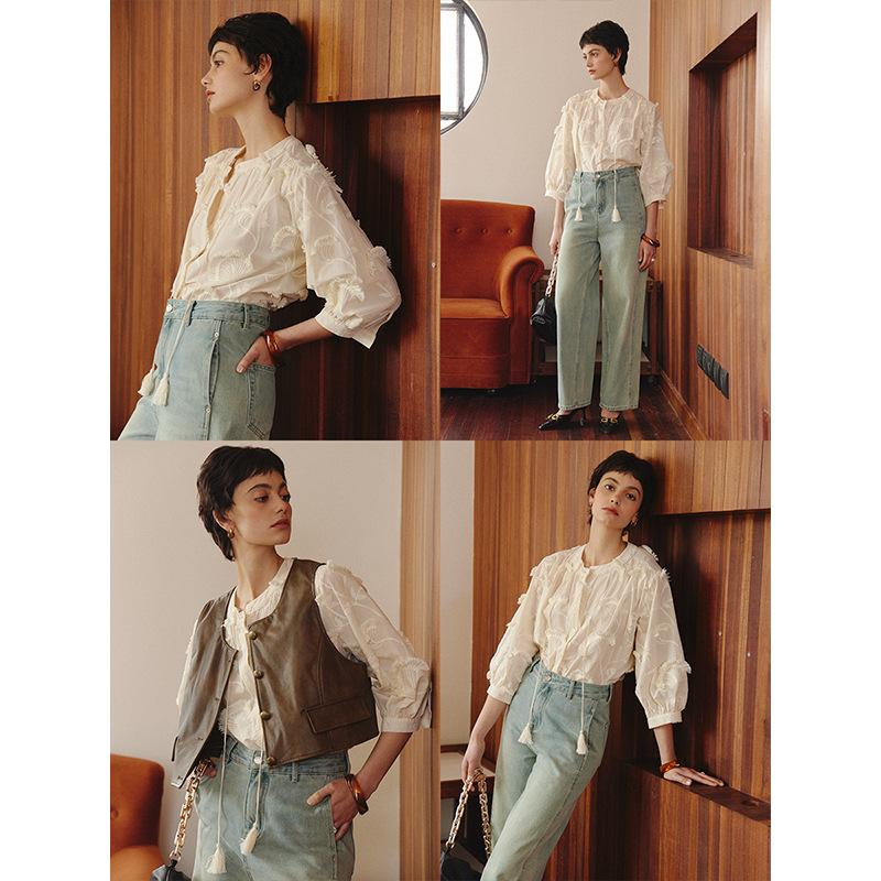 Vroubkovaná Zen trojrozměrná výšivka s kulatým výstřihem třásňová košile brzy na jaře