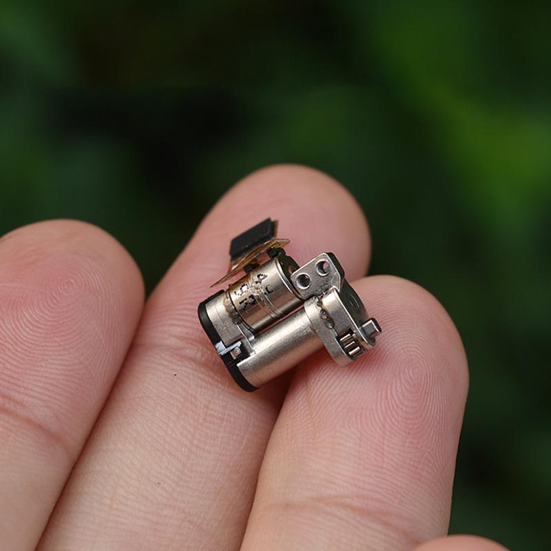 1ks 2-fázový 4vodičový 1,6 mm plochý hřídel mikropřesný krokový motor Planetární kovová převodovka Krokový motor s převodovkou