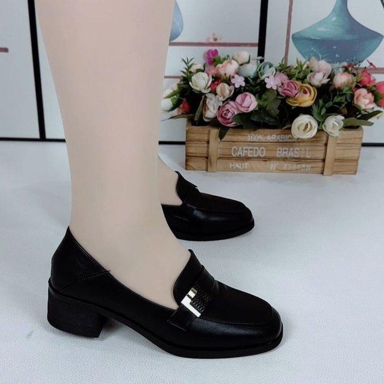 Soft leather soft-soled mother shoes 2025 autumn new single shoes work leather shoes comfortable middle-aged and elderly women's shoes