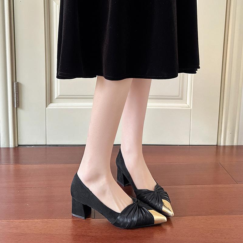 

French beautiful high heels spring and autumn new silver small fragrant style pointed head light mouth thick heel with skirt single shoes women 39 чёрный