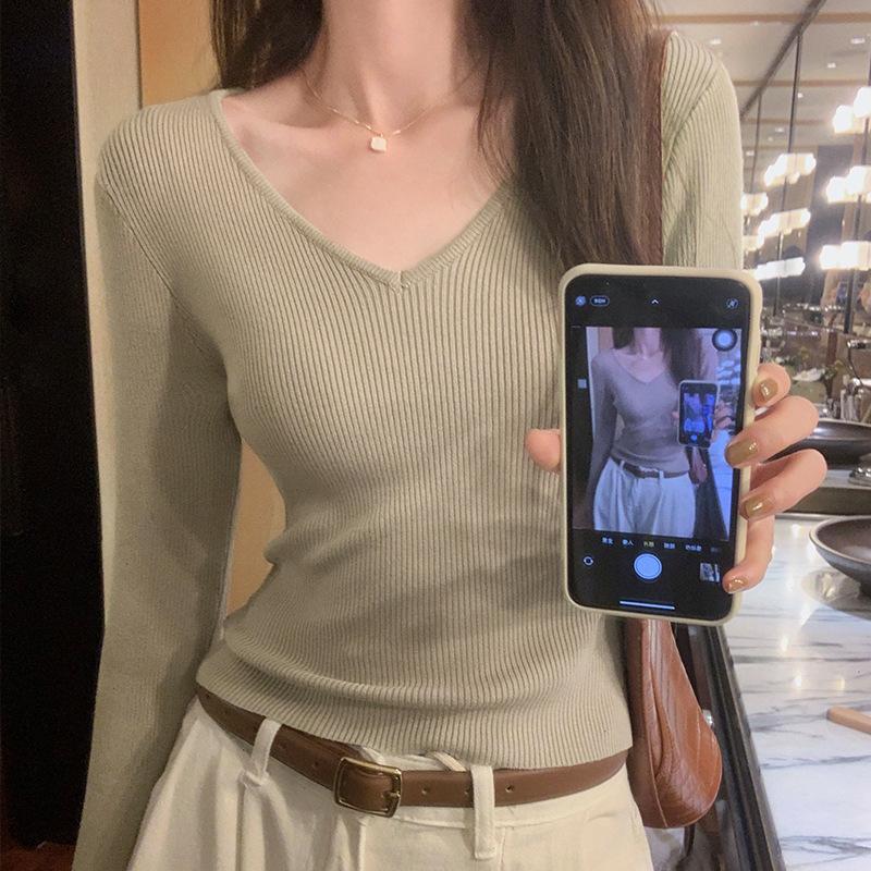 Korean pure desire solid color V-neck bottoming sweater for women in autumn and winter new style slim fit inner long-sleeved top