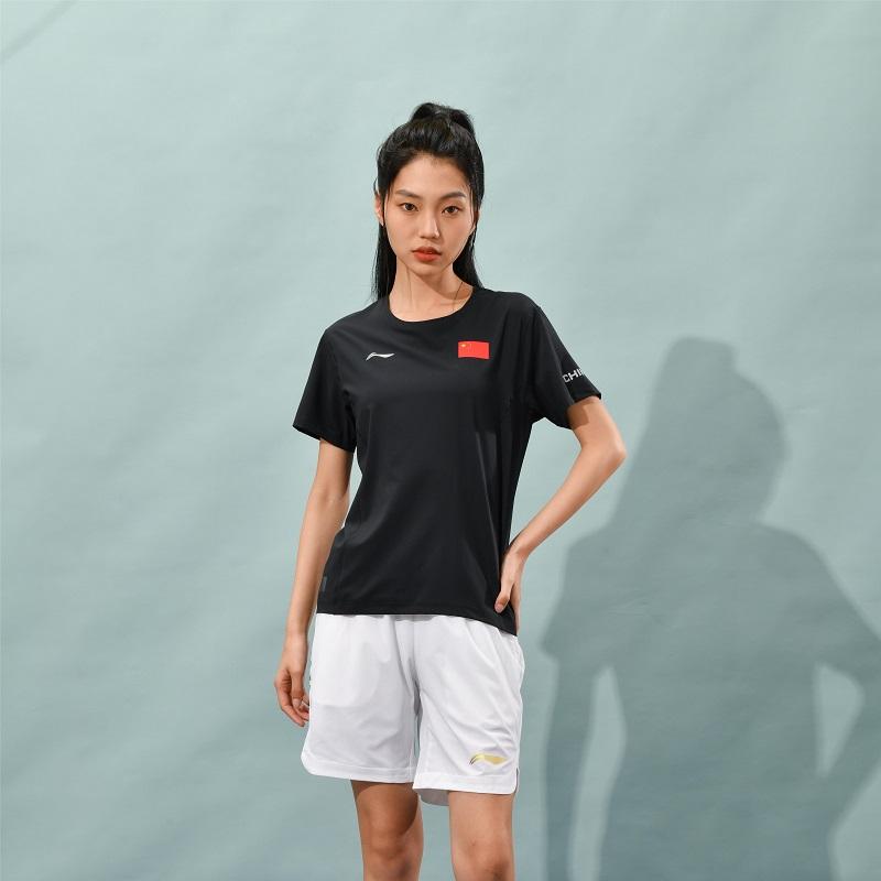 Li-Ning Serie Squadra Nazionale T-shirt a Maniche Corte Comoda Semplice con Logo del Marchio Top Unisex Nero AHSU291-1