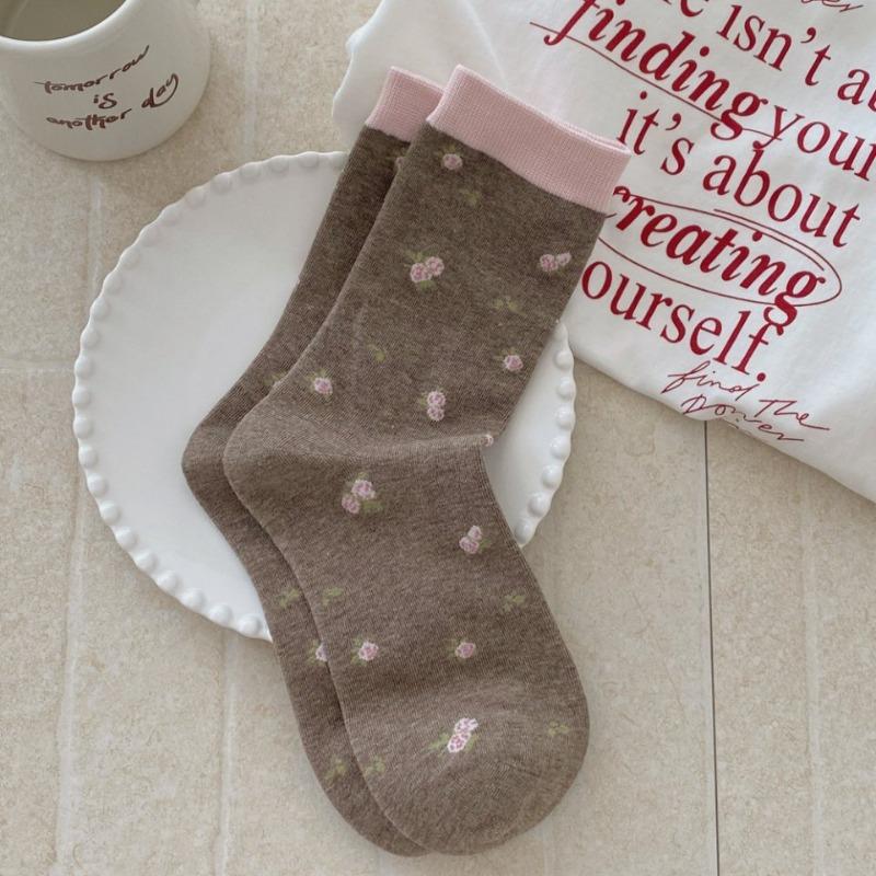 Sweet Style Fabric Label Small Floral Print Socks for Women, Versatile Mid-calf Socks, Pinkish-brown Series Pile Long Socks