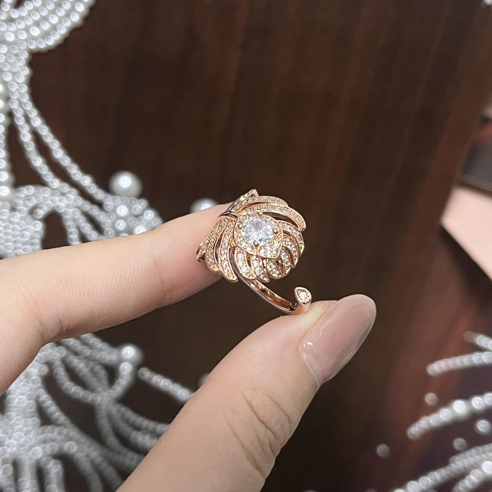 

Премиальный дизайн с индивидуализацией, кольцо с перьями, изысканное колье с полным бриллиантовым паве, серьги-пусеты, ювелирный набор из трех предметов