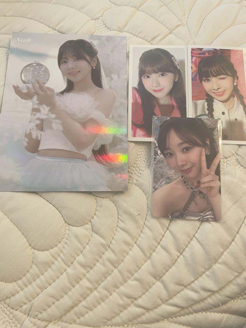 

[USED] NiziU Miihi Awake Run Track Hologram 10,000 Yen Bonus Trading Card U CD Trading Card