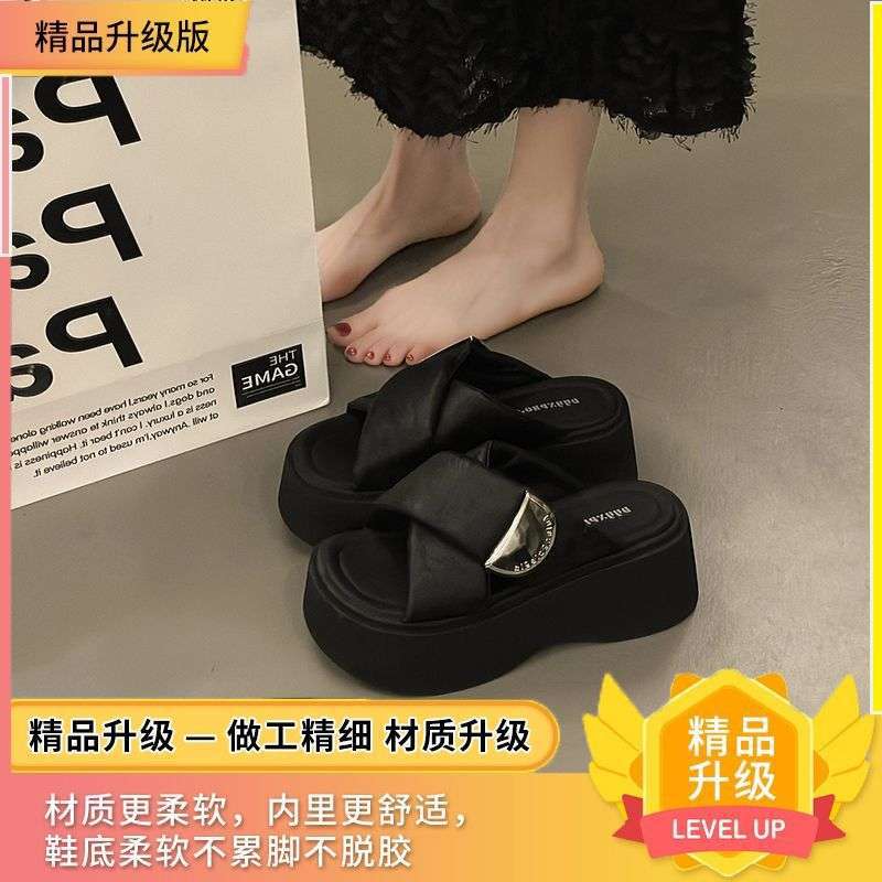 8Cm thick-soled cool slippers women's summer wear 2025 new small muffin soft-soled heightening sandals