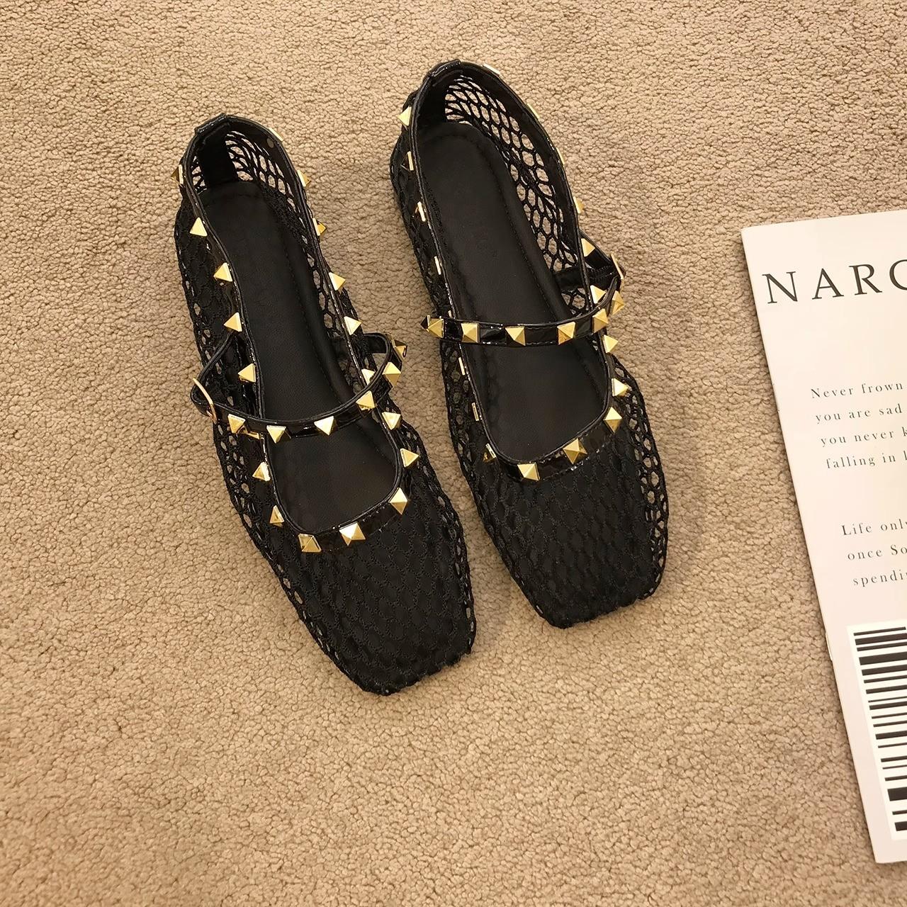 

Модные французские сандалии с вырезами в стиле «нюдовый абрикос» для женщин, летние с заклепками, в стиле «фея», богемные для отпуска, туфли-лодочки Мэри Джейн 40 чёрный