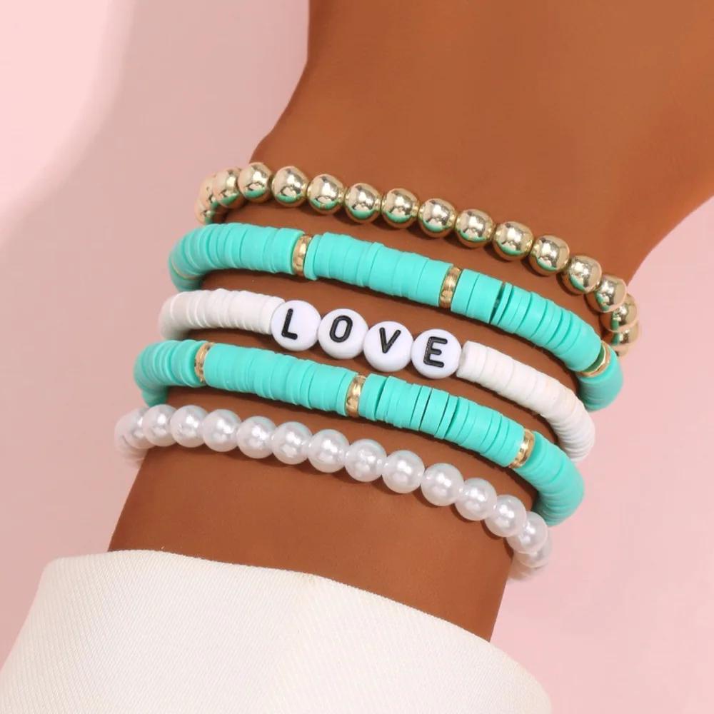 Set di Braccialetti Impilabili Arcobaleno Bohemien per Donna Ciondolo a Forma di Cuore Argilla Morbida Ceramica Perline Stratificate Catena Braccialetto Gioielli Boho Femminili