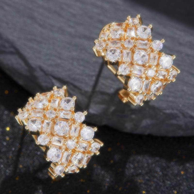 Vintage Exquisite Stylish Bright Zircon Gold Color Earrings for Women Simple Elegant Daily Wear Party Jewelry Gift Accessories