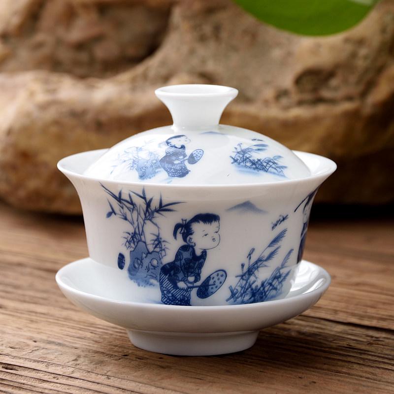 Blue and White Ceramic Gaiwan Tea Set: Small Tea Bowl & Tasting Cup with Concave Lid.