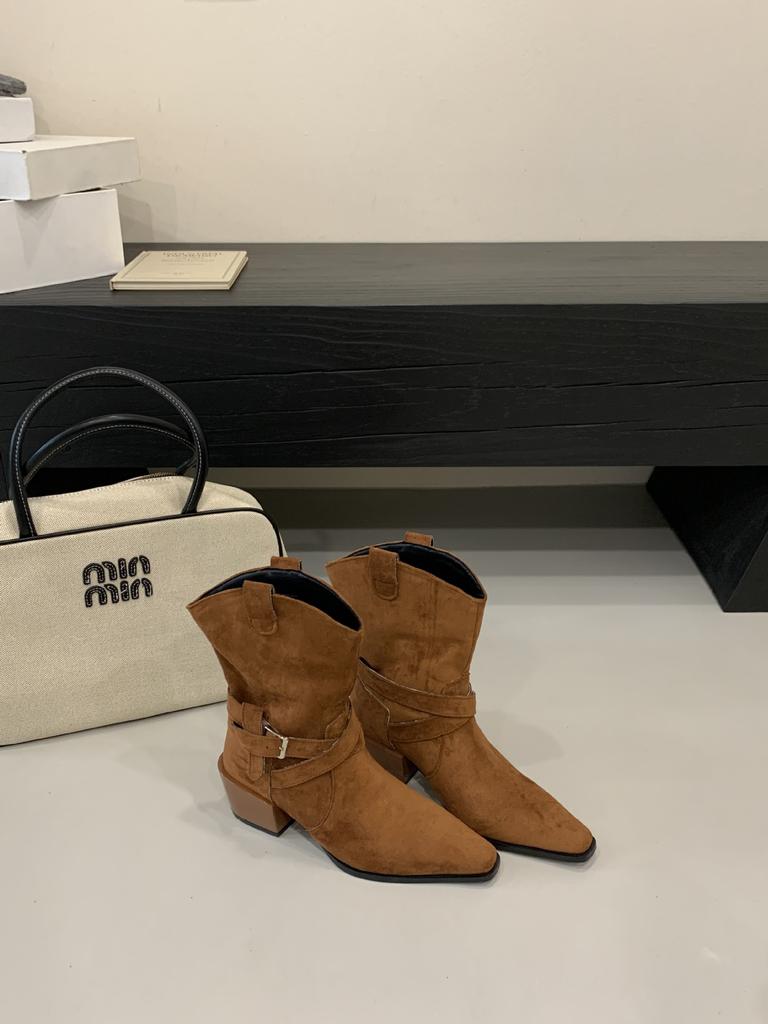 2025 new retro square head thick heel simple British style fashion versatile metal button Martin boots women