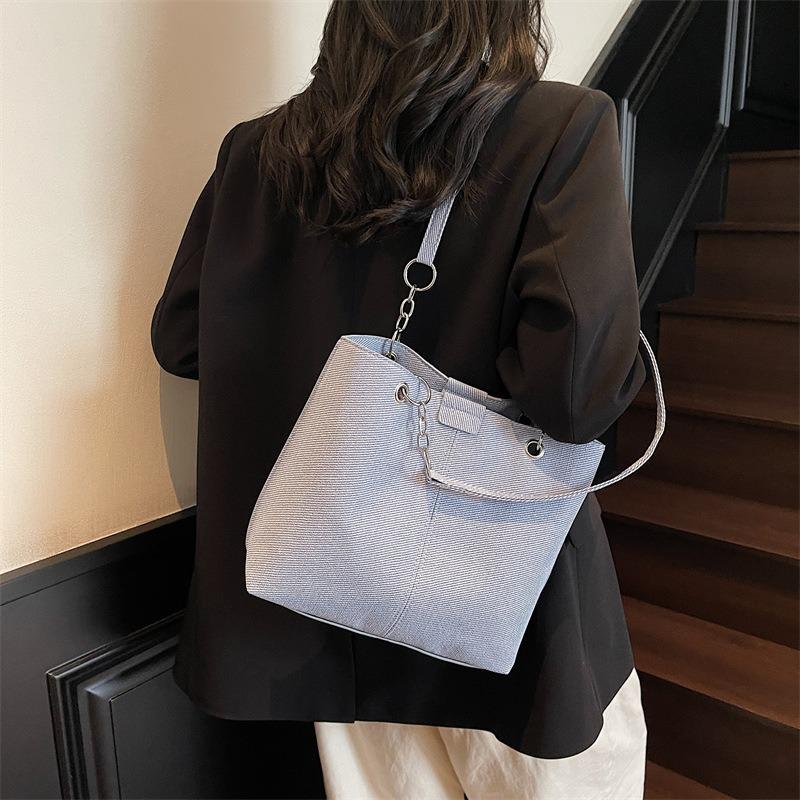 Large capacity solid color women's bag simple and casual new texture fashionable commuting single shoulder underarm tote bag