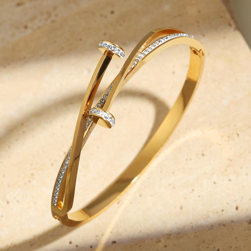 1 PC 18K Gold Plated Stainless Steel Micro Diamond Delicate Cross Nail Bracelet, Elegant and Versatile Women's Bracelet